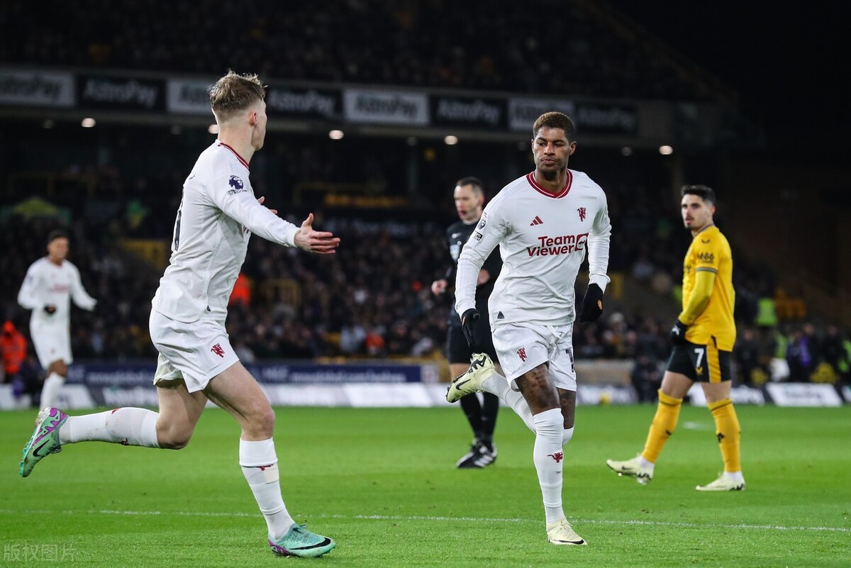 包含西甲清晨走向成谜，曼联回应争议，目标明确，心理建设被强调的词条